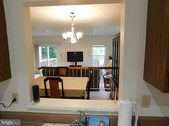 5th image of 215 Lakeview Ct