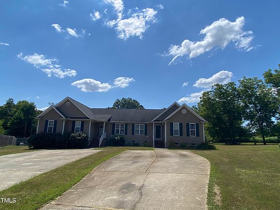 3rd image of 108 Cottage Ct