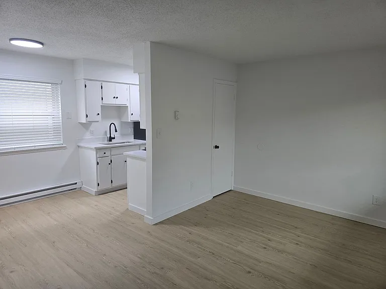 West Apartments — Photo 17