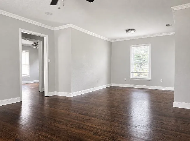 300 Hillside Ave — Photo 2