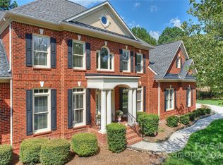 4004 Wallbrook Dr, Matthews, NC 28105