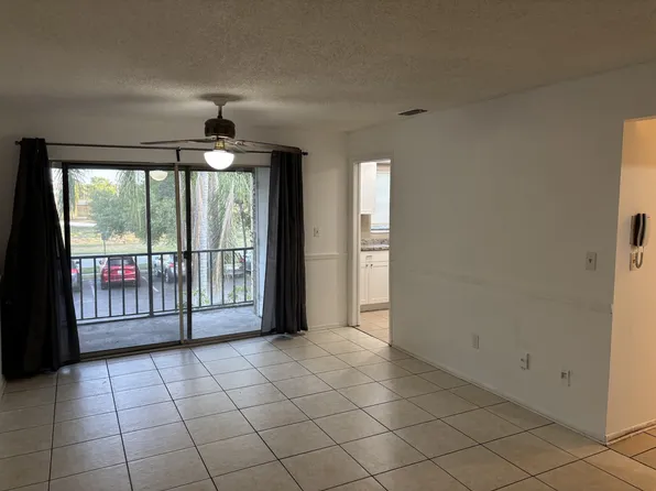 2454 Sharkey Rd #201, Clearwater, FL 33765