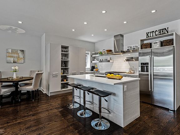 5th image of 2724 W Armitage Ave #1W