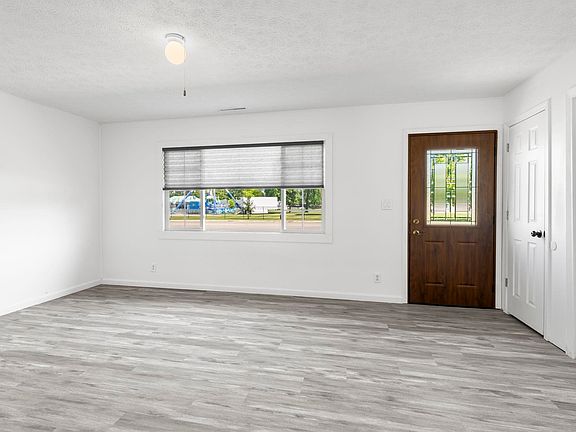 5th image of 1701 Teal Rd