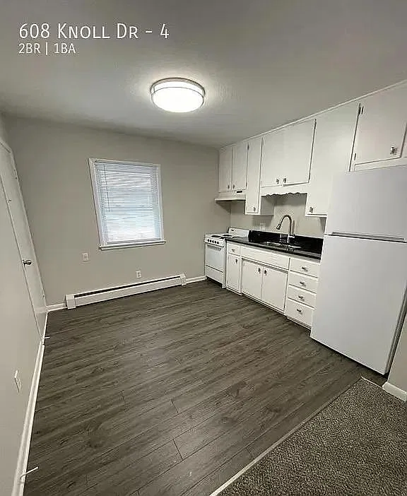 608 Knoll Dr - 608-04 — Photo 3