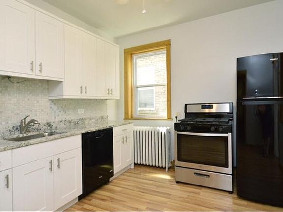 3rd image of 4028 N Lavergne Ave #1