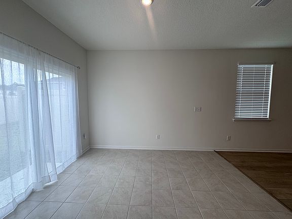 5th image of 52 Pittman Ct