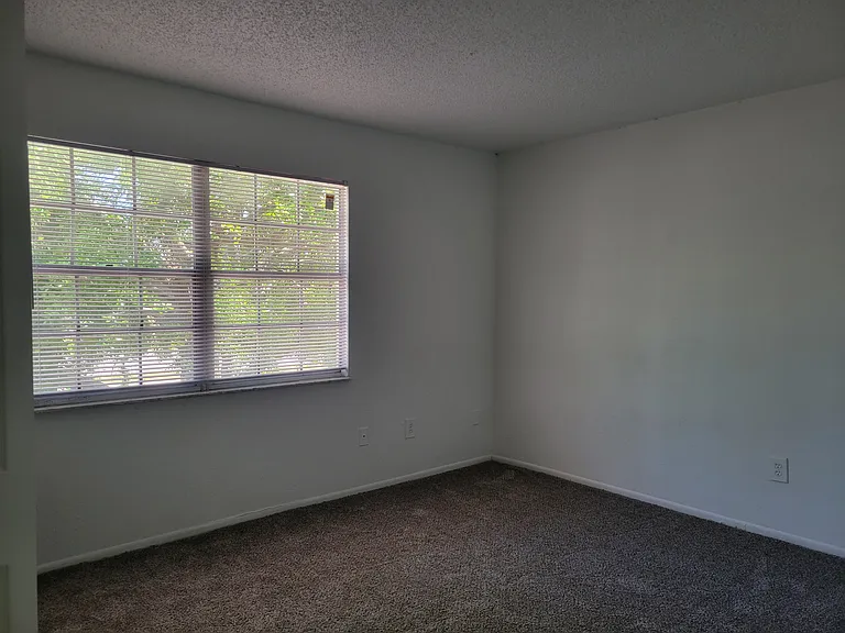 Oak Ridge Apartments — Photo 27
