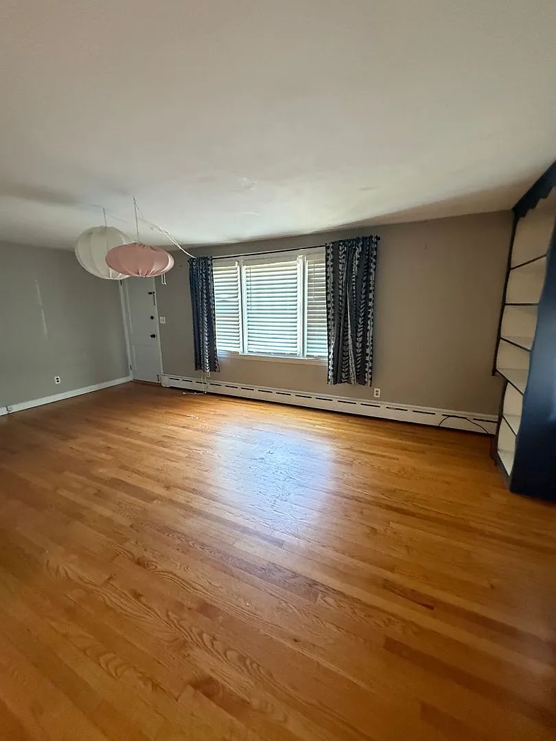 60-62 Hastings Street — Photo 3