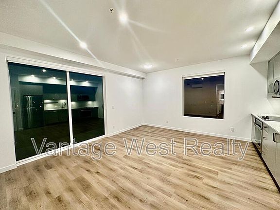 5th image of 1274 Devonshire Ave #312