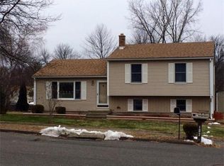 102 Halladay Dr, Feeding Hills, MA 01030