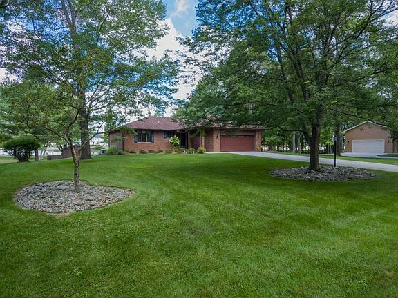 2nd image of 7267 Lakewood Dr