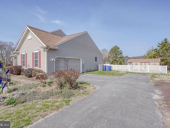 3rd image of 2 Gardenia Blvd