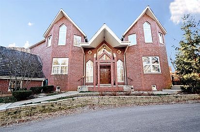 1st image of 990 Judson Ave