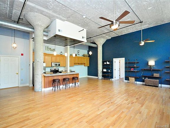5th image of 33 Mechanic St Unit 212