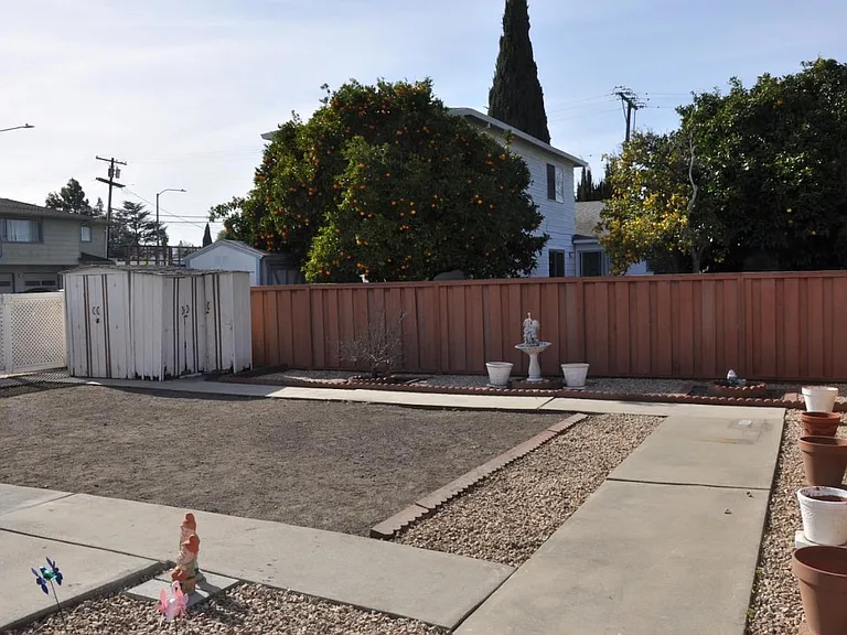 553 Waite Ave — Photo 6