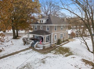 985 Sheffer Rd, Aurora, IL 60505