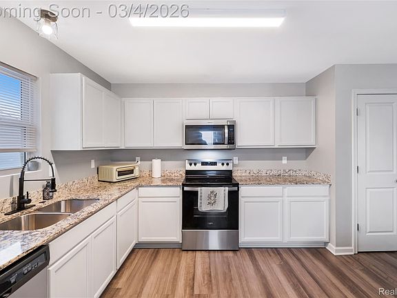 4th image of 6062 Crooked River Dr