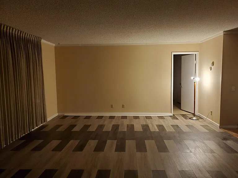 2540 Clairemont Dr #101 — Photo 12