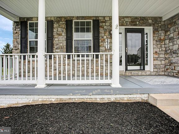 4th image of 231 Scarlet Cir
