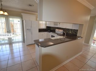 9890 NW 2nd St, Plantation, FL 33324