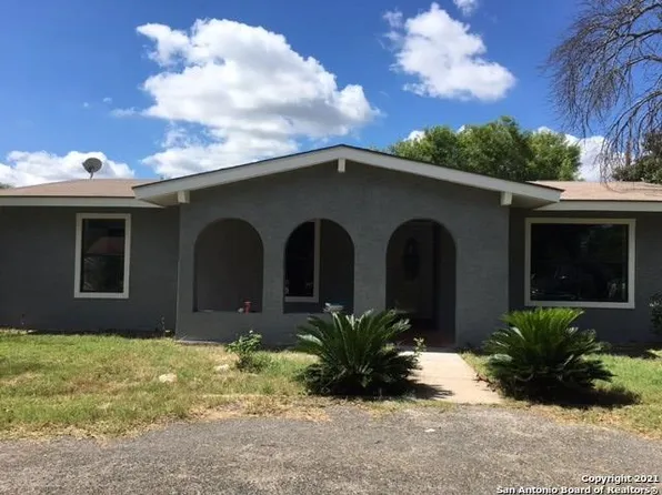309 N Benson, Uvalde, TX 78801