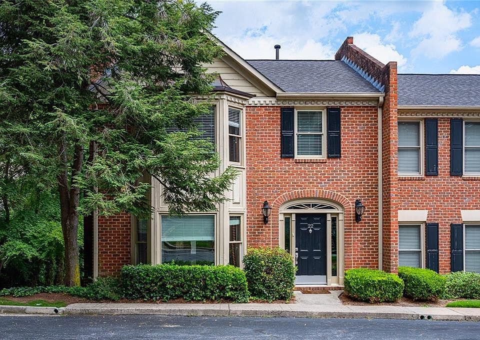 1st image of 22 Plantation Dr NE