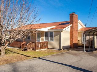 414 445 Collins Rd, Marshall, NC 28753