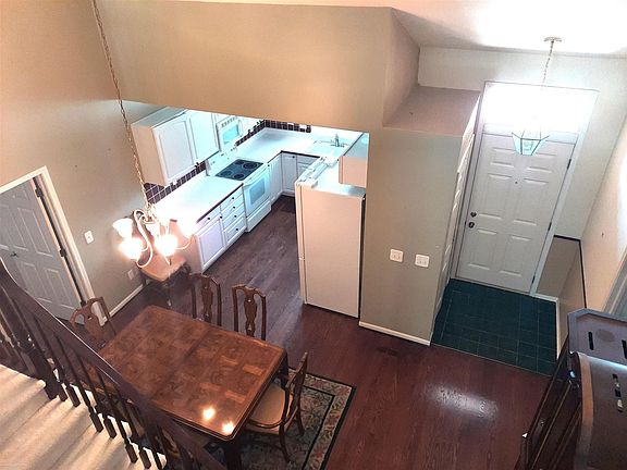 3rd image of 46658 Country Ln