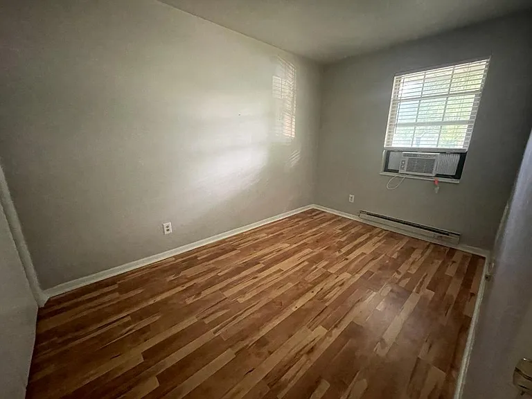 5249 Yucatan Dr — Photo 5