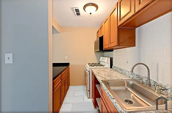 1436 W Baltimore St #3 — Photo 6