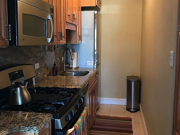 5th image of 2052 N Lincoln Park W APT 1405