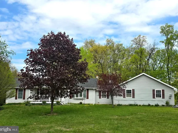 273 Tolley Ln, Berkeley Springs, WV 25411