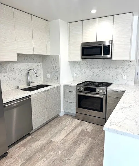 1946 Overland Ave #404 — Photo 5