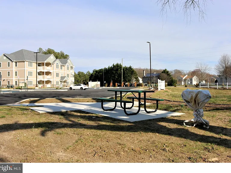 1665 Kenton Rd #101 — Photo 3