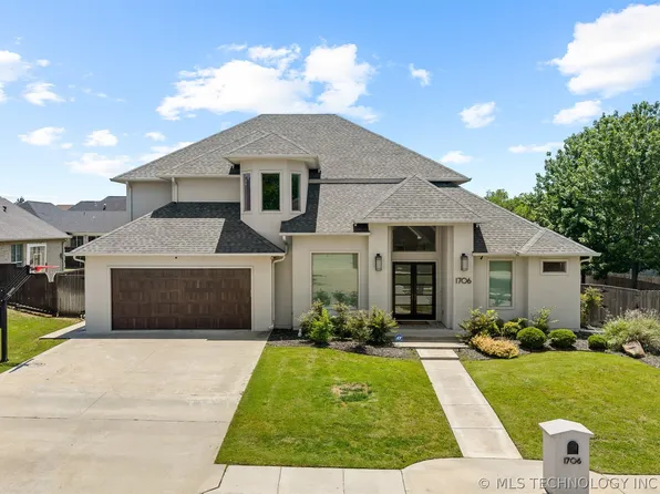 1706 Warwick Cir, Ardmore, OK 73401