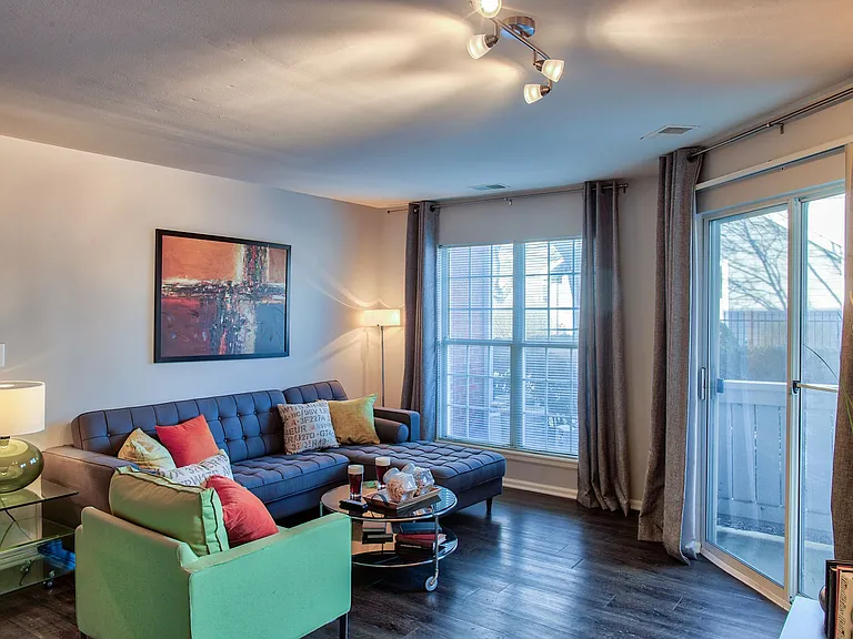 Lakeshore Apartments — Photo 34