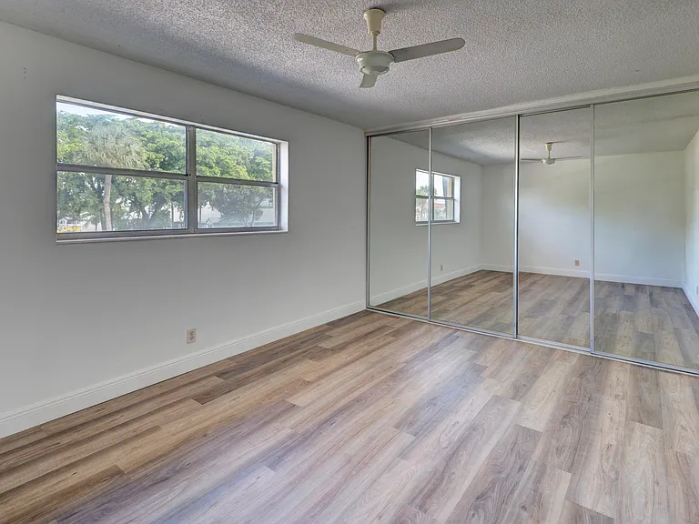 420 SE 2nd Ave #23 — Photo 9