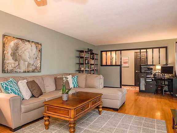 3rd image of 6601 Claremont Ave