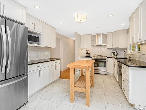 2nd image of 54 Donald Dr