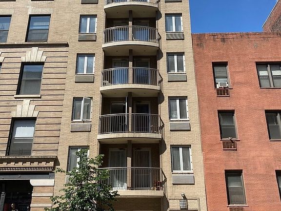 5th image of 209 W 20th St APT 3a