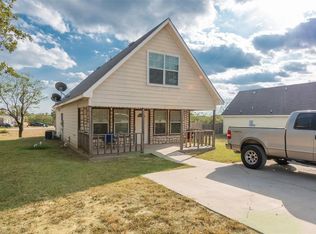 11001 Shady Oaks Dr, Runaway Bay, TX 76426