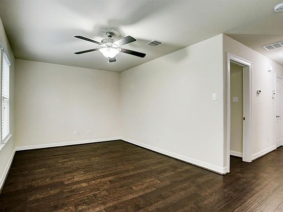 3rd image of 2705 Shadybrook Meadow Dr