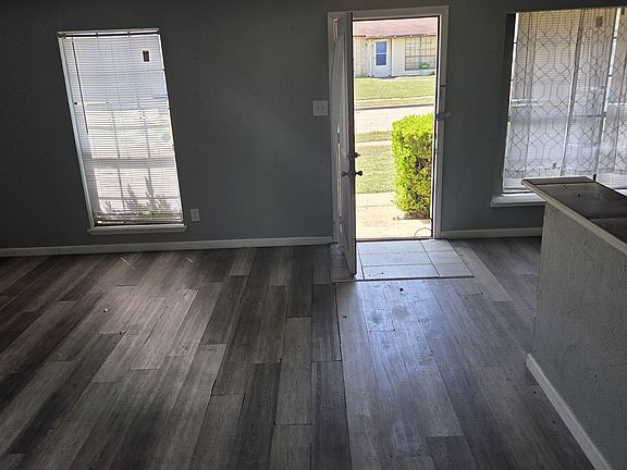 5th image of 9519 Timberbluff Rd #1