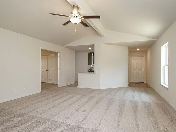 4th image of 568 Amberwood Park Dr