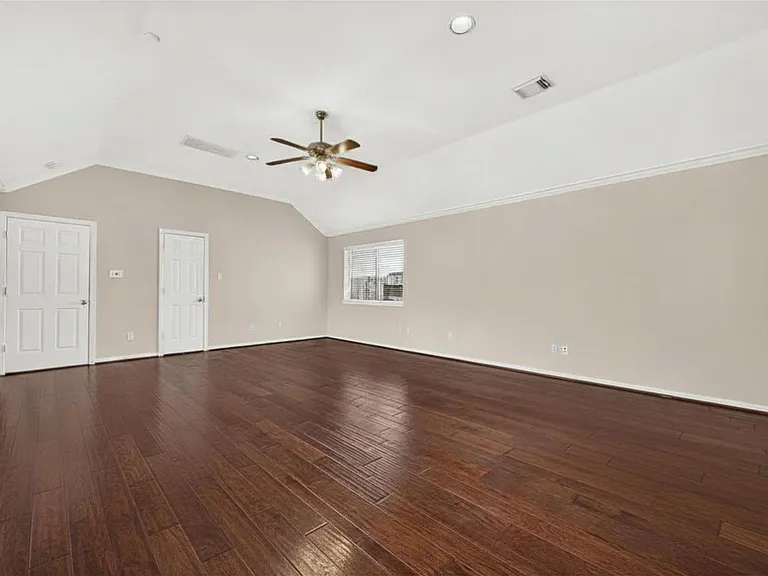 2726 Martinec Dr — Photo 18