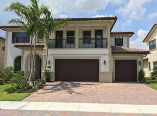 11185 Watercrest Cir E, Pompano Beach, FL 33076