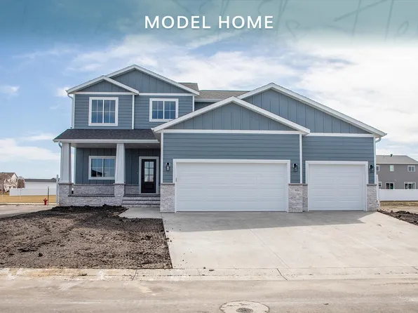 4800 Decorah Way S, Fargo, ND 58104