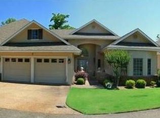 7 Divino Ln, Hot Springs Village, AR 71909