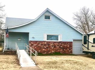 504 N 4th St, Ponca City, OK 74601